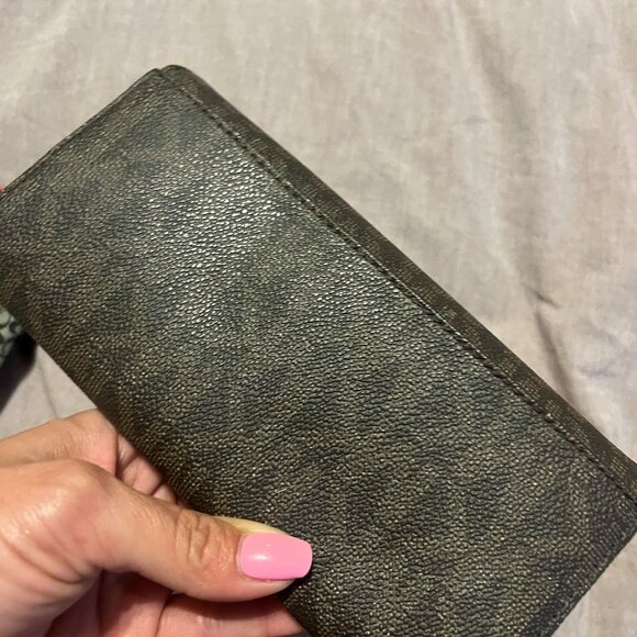 Michael Kors wallet - Picture 2 of 3